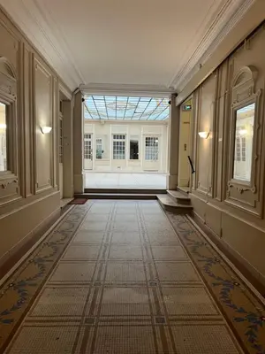 Plan de l'établissement Place à 2 minutes du Musée Louvre Vivez Paris à Pied