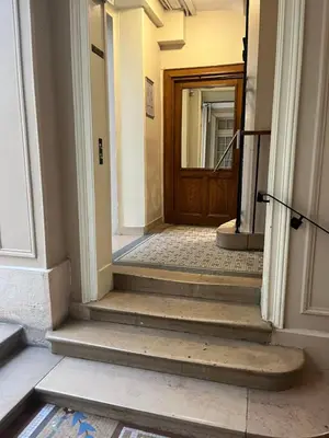 Plan de l'établissement Place à 2 minutes du Musée Louvre Vivez Paris à Pied