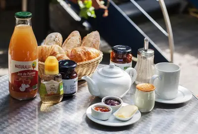 Nourriture dans l'hôtel ou à proximité