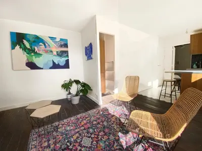 Coin salon dans l'établissement appartement d'artiste