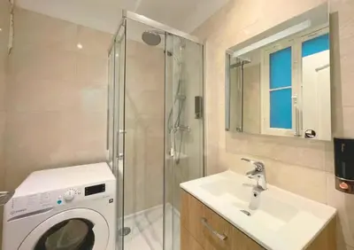 Salle de bains dans l'établissement Cozy appart 15Mn Champs-Élysées