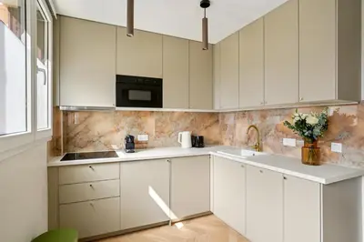 Cuisine ou kitchenette dans l'établissement Lavie Maison AC Little Fontaine