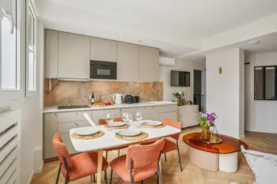 Cuisine ou kitchenette dans l'établissement Lavie Maison AC Fontaine