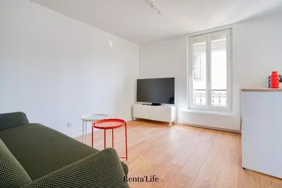 Télévision ou salle de divertissement dans l'établissement Asnièrois Gambetta - Studio - 10min Paris