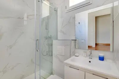 Salle de bains dans l'établissement Modern Apartment - 2BD 4P - Louvre Marais