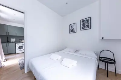 Un ou plusieurs lits dans un hébergement de l'établissement Apartement 4 stars in Levallois , near Paris 17th district