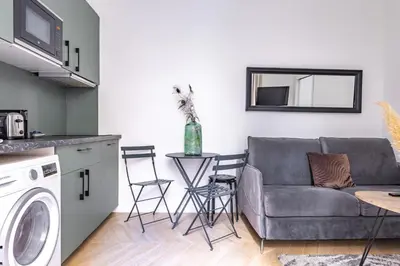 Cuisine ou kitchenette dans l'établissement Apartement 4 stars in Levallois , near Paris 17th district