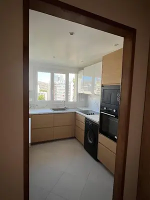 Cuisine ou kitchenette dans l'établissement Very luxurious apartment in Paris - 10 min de la tour eiffel