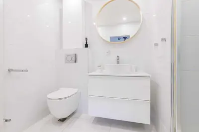 Salle de bains dans l'établissement A haven of peace in Neuilly sur Seine