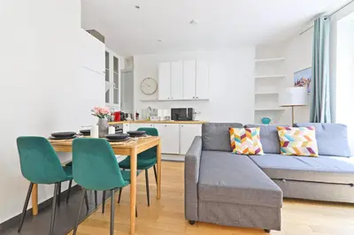 Cuisine ou kitchenette dans l'établissement 1 Bedroom Apartment - 6P - Republique, Paris