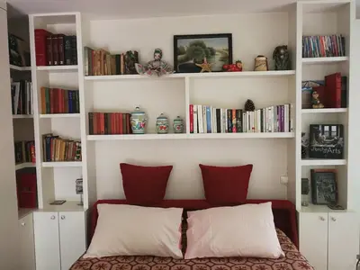 Bibliothèque dans l'appartement