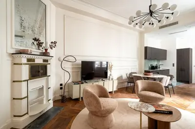 Cuisine ou kitchenette dans l'établissement 3-bedroom Luxurious Family flat - Vendôme- with AC