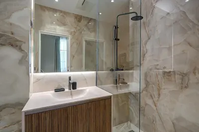 Salle de bains dans l'établissement 3-bedroom Luxurious Family flat - Vendôme- with AC