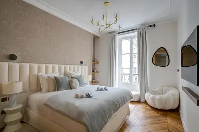 Un ou plusieurs lits dans un hébergement de l'établissement 3-bedroom Luxurious and Elegant Family Flat - Vendôme - with AC