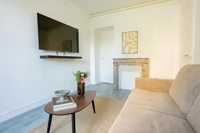 Télévision ou salle de divertissement dans l'établissement 1 Chambre rue du 14 juillet