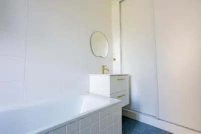Salle de bains dans l'établissement 1 Chambre rue du 14 juillet