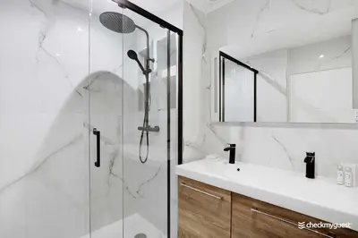 Salle de bains dans l'établissement Chic & confort dans le quartier animé du Sentier