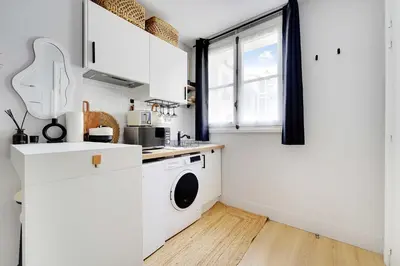 Cuisine ou kitchenette dans l'établissement Pleasant studio - 2P - Near Tuileries Louvre