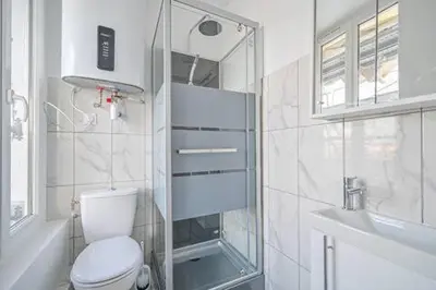 Salle de bains dans l'établissement Appartement Cosy Neuf
