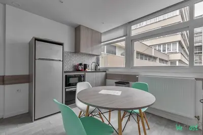 Cuisine ou kitchenette dans l'établissement Appartement pour 4 - Parc Expo P de Versailles