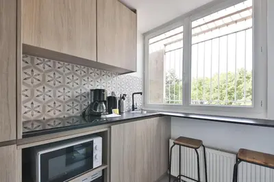 Cuisine ou kitchenette dans l'établissement Apartment for 2 Parc Expo Porte de Versailles