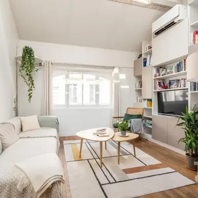 Bright and Chic Duplex with AC