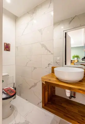 Salle de bains dans l'établissement Superbe appartement 3BR 8P - Bastille Voltaire
