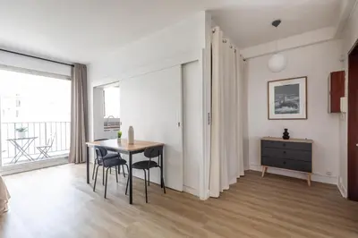 Coin salon dans l'établissement Appartement Élégant au Cœur du 16e Arrondissement