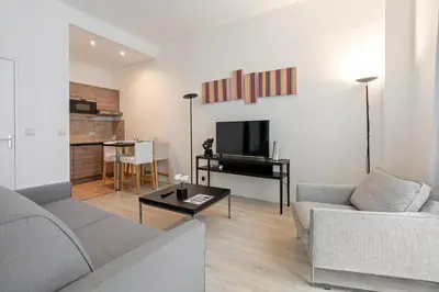 Cuisine ou kitchenette dans l'établissement Grand Studio au coeur du marais - 4P
