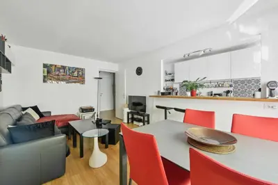 Cuisine ou kitchenette dans l'établissement Bel appartement parisien proche Tour Eiffel