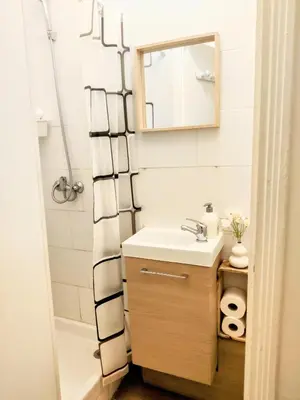Salle de bains dans l'établissement Le cocon du 17