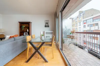 Balcon ou terrasse dans l'établissement Grand logement moderne avec 4 chambres a Paris 15ᵉ