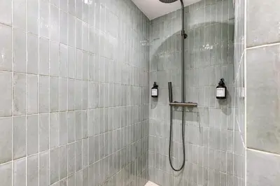 Salle de bains dans l'établissement Mykeypers Luxury and Design Loft 2BR 6P with AC Bastille