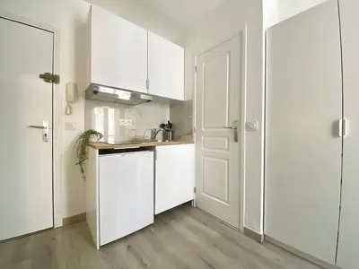 Cuisine ou kitchenette dans l'établissement New 124 Suite Anouck - Cosy Apartment Paris Center