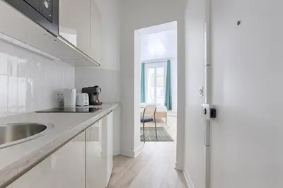 Cuisine ou kitchenette dans l'établissement Mykeypers - Pleasant Studio 2P - Malakoff 22