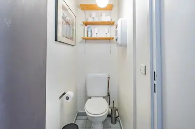 Salle de bains dans l'établissement 4 Guest Flat Central in Montorgueil