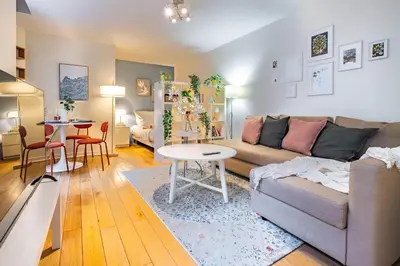 Coin salon dans l'établissement 4 Guest Flat Central in Montorgueil