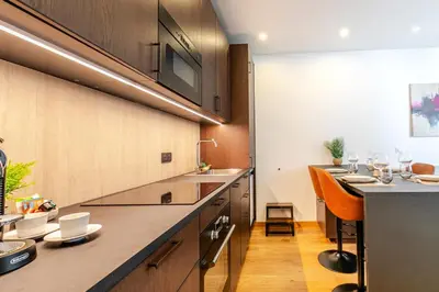 Cuisine ou kitchenette dans l'établissement Charmant appartement parisien idéal quartier chic