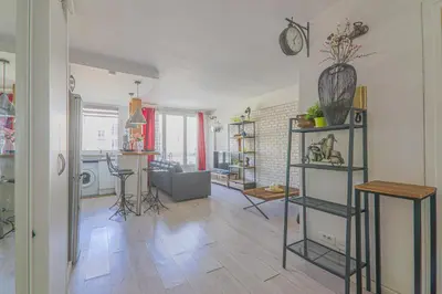 Coin salon dans l'établissement Studio Apartment-4P -Pierre Levé with NetFlix