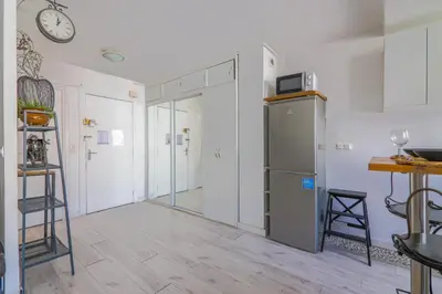 Cuisine ou kitchenette dans l'établissement Studio Apartment-4P -Pierre Levé with NetFlix