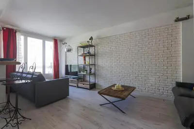 Coin salon dans l'établissement Studio Apartment-4P -Pierre Levé with NetFlix