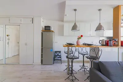 Cuisine ou kitchenette dans l'établissement Studio Apartment-4P -Pierre Levé with NetFlix