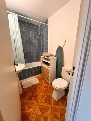 Salle de bains dans l'établissement Calm, garden view stay near Paris and the Seine