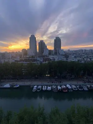 Lever ou coucher de soleil vu de l'appartement ou à proximité