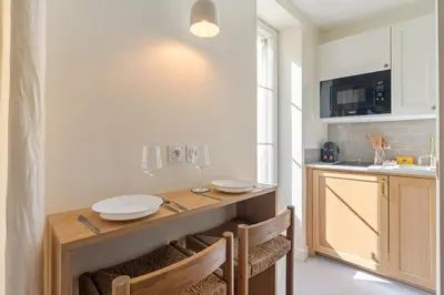 Cuisine ou kitchenette dans l'établissement Studio rénové au coeur du 5ème arrondissement