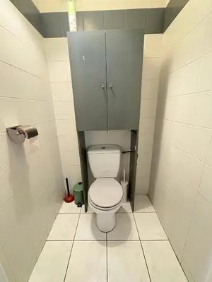 Salle de bains dans l'établissement F3 confortable à 2 min du métro et ambiance cinéma