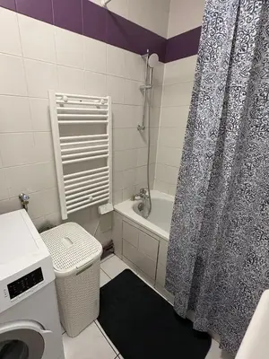 Salle de bains dans l'établissement F3 confortable à 2 min du métro et ambiance cinéma