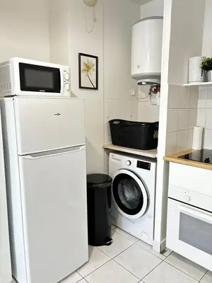 Cuisine ou kitchenette dans l'établissement Studio cosy avec vidéoprojecteur, à 100m du métro