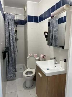Salle de bains dans l'établissement Ciné à la maison ! Studio à 2 min du métro