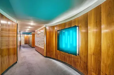 Télévision ou salle de divertissement dans l'établissement Modern Suite Champs Elysées Trocadero by SP